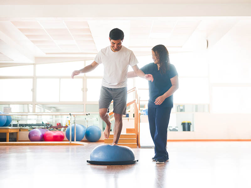 Physical therapist recommends PoNS Therapy for people with gait difficulties due to MS
